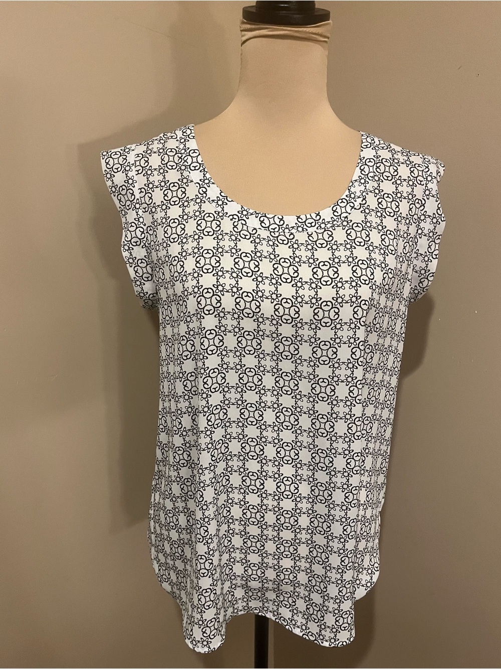 Pleione White & Black Short Sleeve Geometric Print Blouse, small